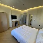Tuyo Hotel Tirana