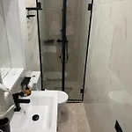 Tuyo מלון 3*