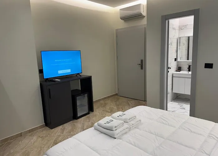 Tuyo Hotel 3*