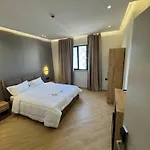 Tuyo ホテル 3*