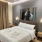 Tuyo ホテル 3*
