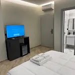 Tuyo ホテル 3*