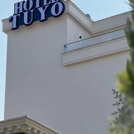 Hotel Tuyo Tirana