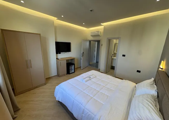 Tuyo Отель Тирана